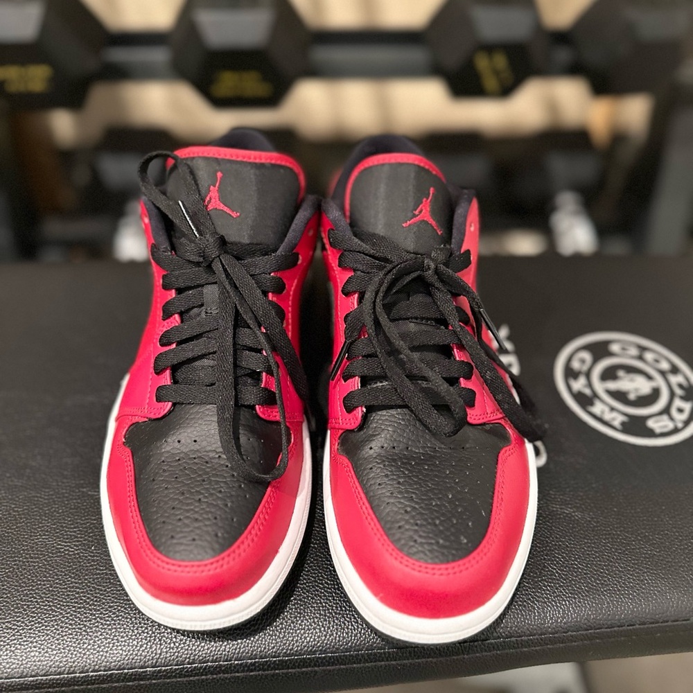 Nike Air Jordan 1 Low Red/ Black-White Size 8.5 Athletic Shoes